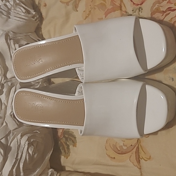 INC International Concepts White Patent Leath Wedge Sandals Minimalist New W.o.b - Picture 8 of 9